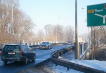 Nocne roboty na moście