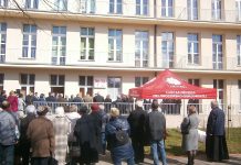 Biskup na otwarciu „Okna życia”