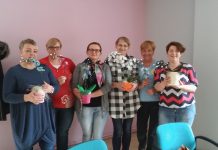 Kwiaty z dziecięcych rajstop