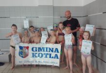 Oswajali się z wodą na pływalni Chrobry