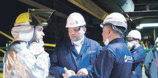 Na miejscu, a nie zza biurka