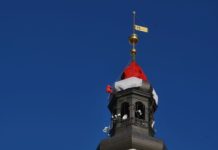 Czapka na wieży ratuszowej