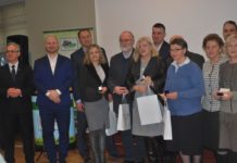 Starosta rozdał ZŁOTE HERBY POWIATU. Nagrody dla przedsiębiorców