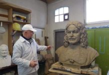 Popiersie A. Gryphiusa wróci nad główne wejście