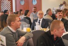 Fachowcy doradzają przyszłym biznesmenom. Konferencja PUP