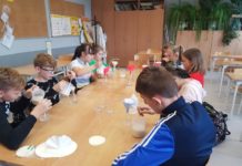 Pieniądze na dodatkowe zajęcia. Ponad 700 tysięcy zł na edukację i doposażenie w nowoczesny sprzęt