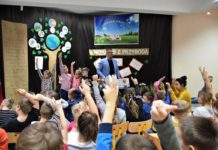 Dzieci w przyjaźni z przyrodą. Czytanie bajek i lekcja eko