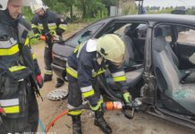 Ćwiczenia ratownicze na złomowisku