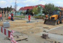 Na ul. Chopina powstaje próg zwalniający