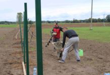 Gmina poprawia bezpieczeństwo na boisku w Czernej