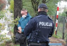 Policjanci kontrolują przestrzeganie obostrzeń sanitarnych