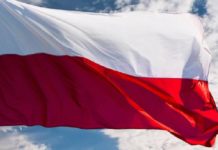 Flaga i maszt trafią do Polkowic. Zwycięstwo w konkursie „Pod biało-czerwoną”