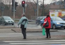 Pieszy kontra zmotoryzowany. Działania policyjne na drogach powiatu