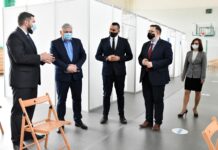 Punkt szczepień przygotowany na szóstkę