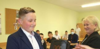 Trudny rok szkolny dyktowany nauką zdalną skończony