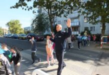 Policje patrole na  przejściach dla pieszych