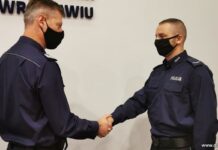 Policjant uratował dziecko. Przełożeni docenili postawę funkcjonariusza