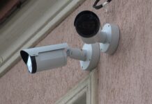 Atak z bronią na kamery. Mężczyzną zajęła się policja