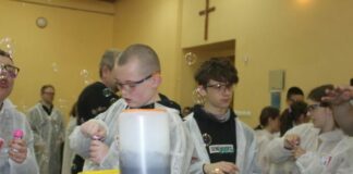 Załoga ZWR pokazała, jak przerabia się rudę