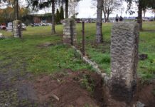 Nowe ogrodzenie na cmentarzu w Skidniowie