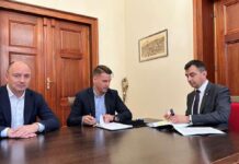 Prezydent podpisał umowę na budowę ronda