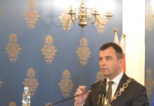 Pierwsza sesja radnych nowej kadencji. Ślubowanie w głogowskim ratuszy